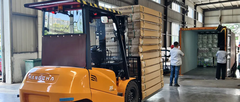 锂电化发展加速！淮海智能锂电车进军国际市场！